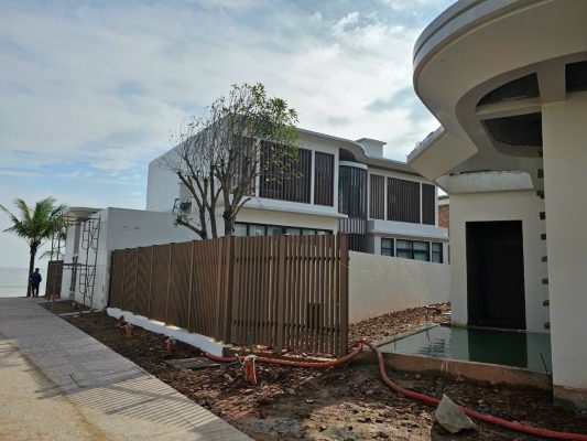 go-nhua-composite-chiu-nang-mua-ben-bi.jpg