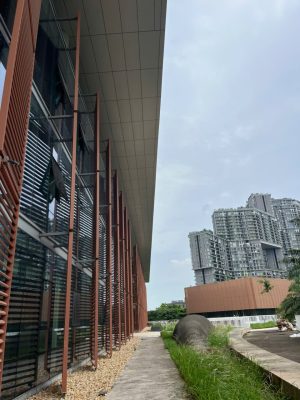 lam-chan-nang-go-nhua-chadwick-ecopark-ew140h25