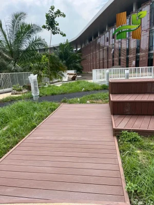 loi-di-lot-san-go-nhua-chadwick-ecopark-ew140h25