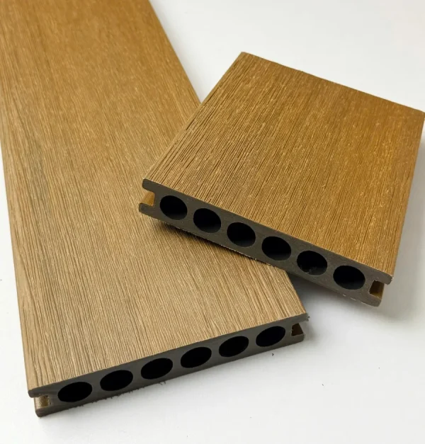 Sàn gỗ ngoài trời 2 lớp Ecovina màu Teak ấm cúng